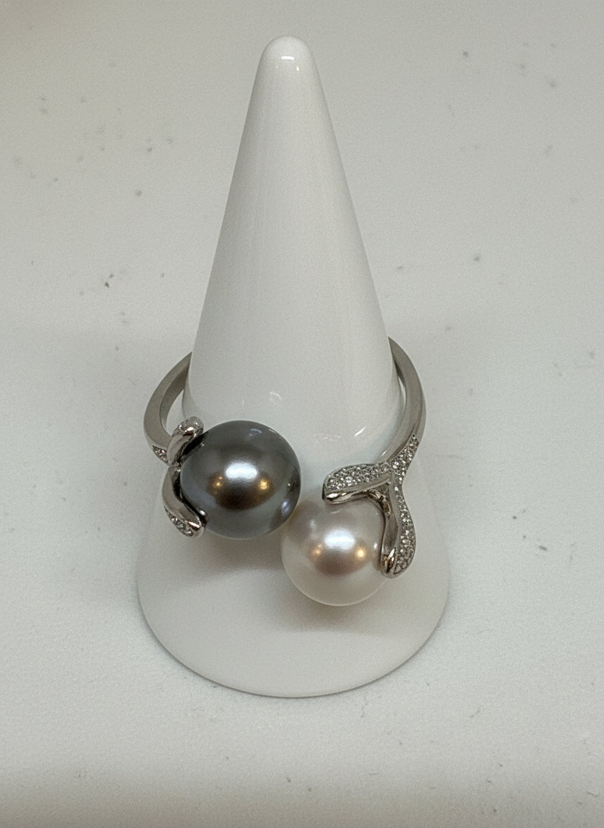 Anello Due Perle Bianca e Nera