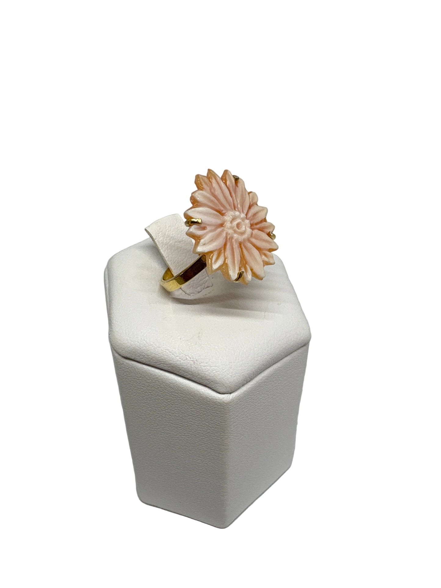 Anello in Cammeo incisione Fiore Sfioccato
