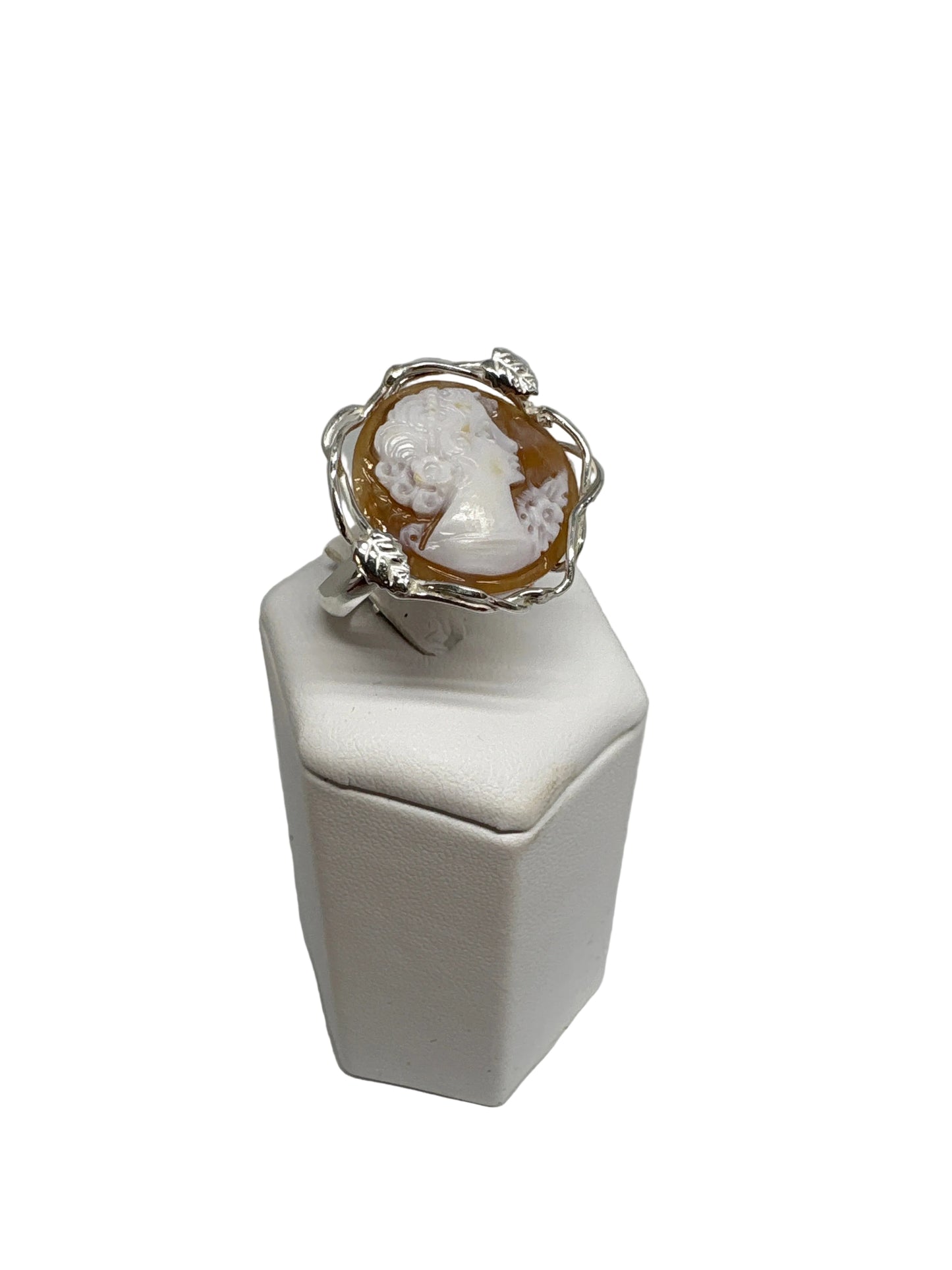 Anello in Cammeo Artistico incisione Volto di Donna