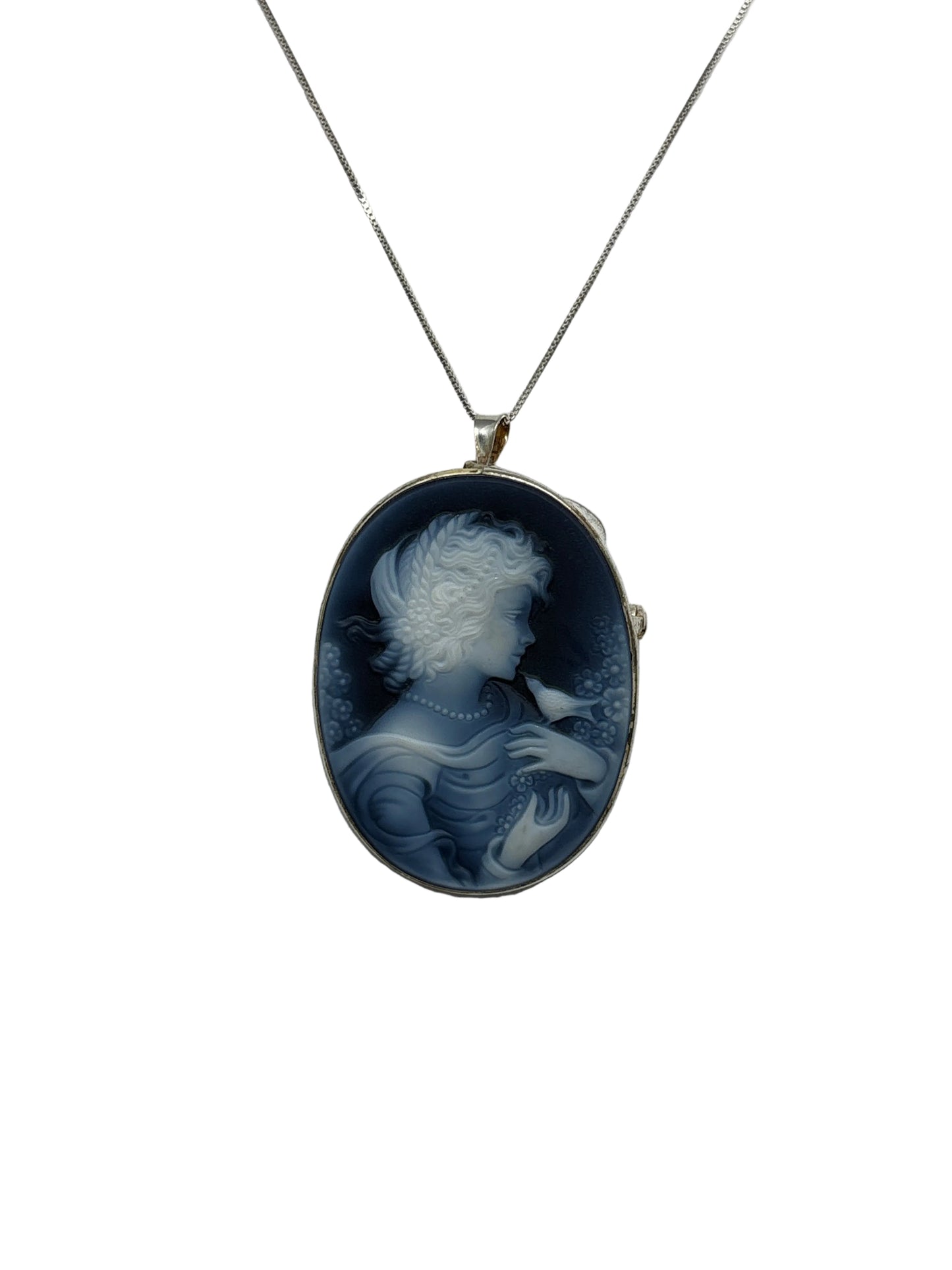 Pendente Spilla in Agata incisione "Donna con Uccellino)