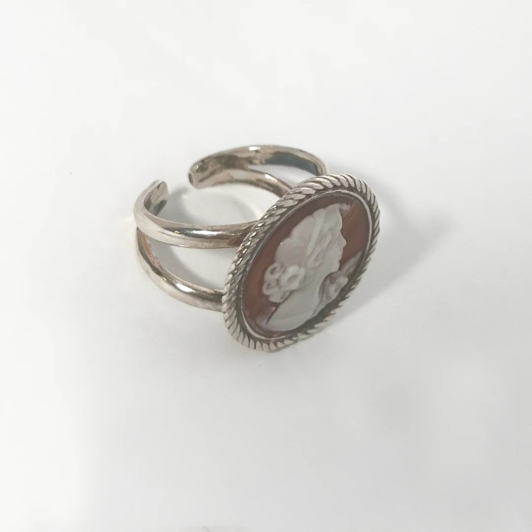 Cameo Ring Profile Woman