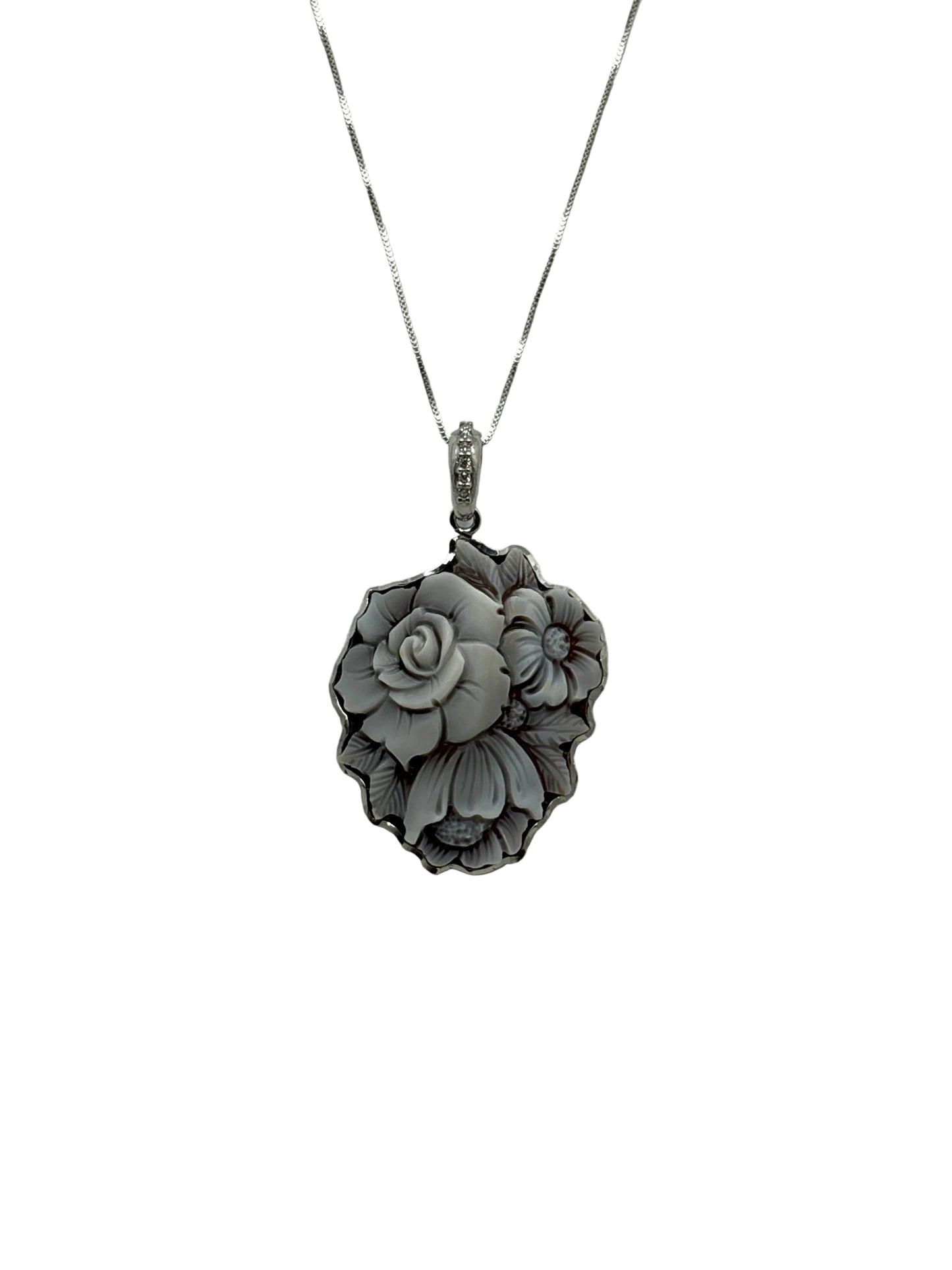 Pendente in Cammeo incisione "Fiore"