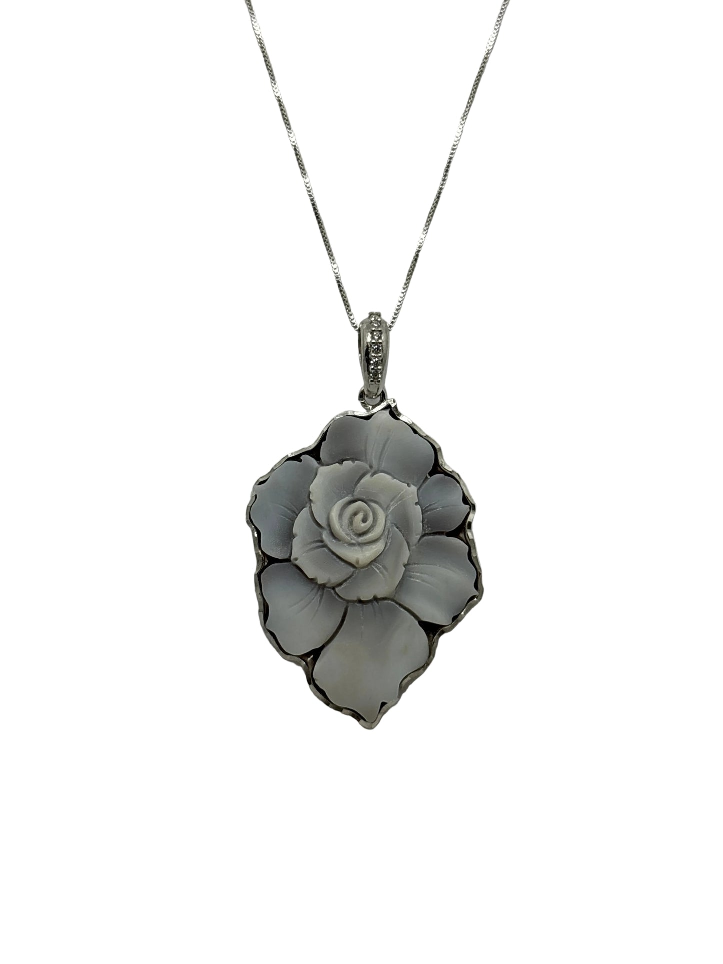 Pendente in Cammeo incisione "Fiore"