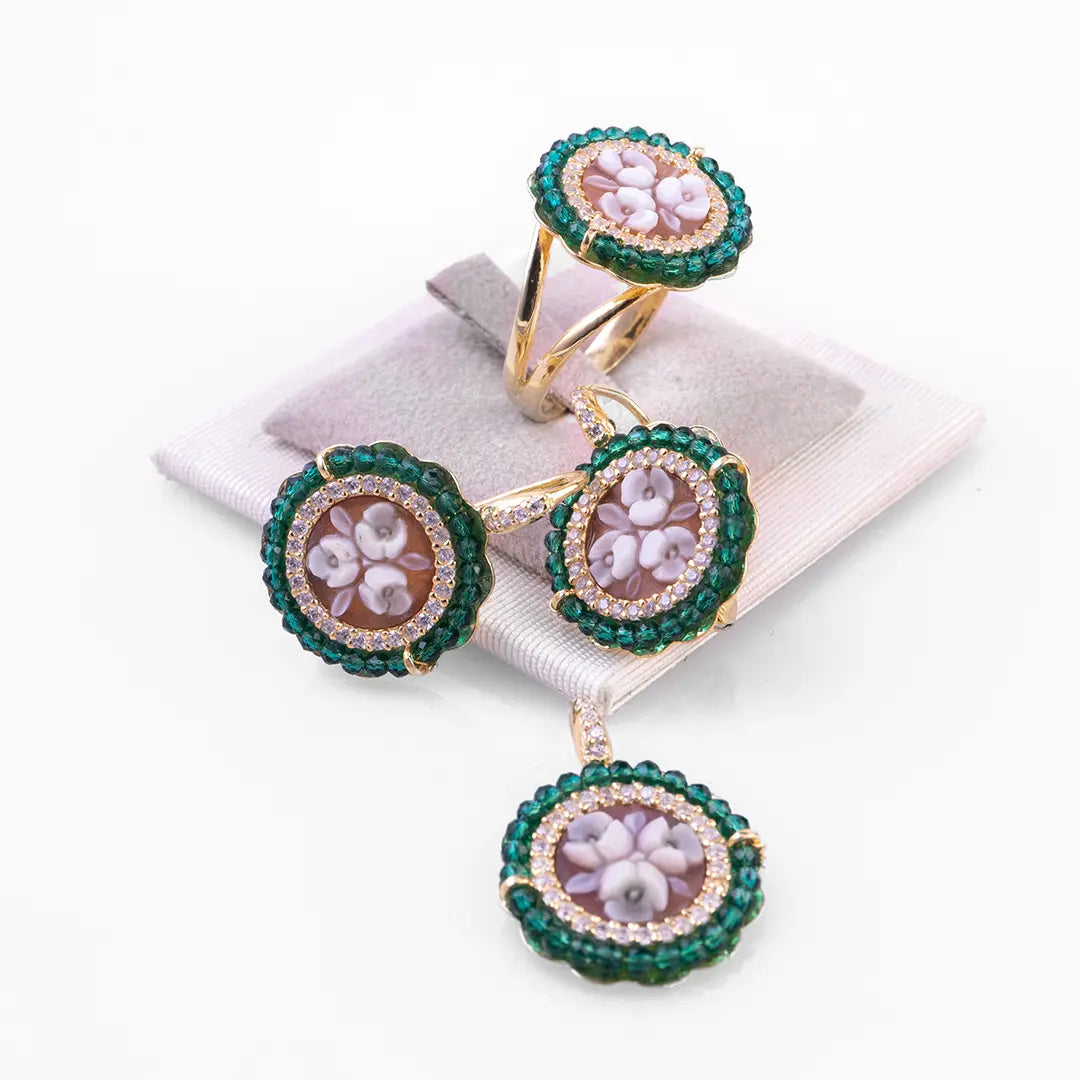 Cameo Pendant Flowers and Green Zircons