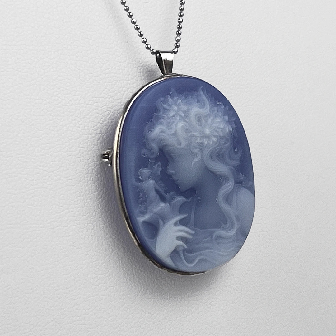 Pendant Brooch Cameo on Agate Woman Profile