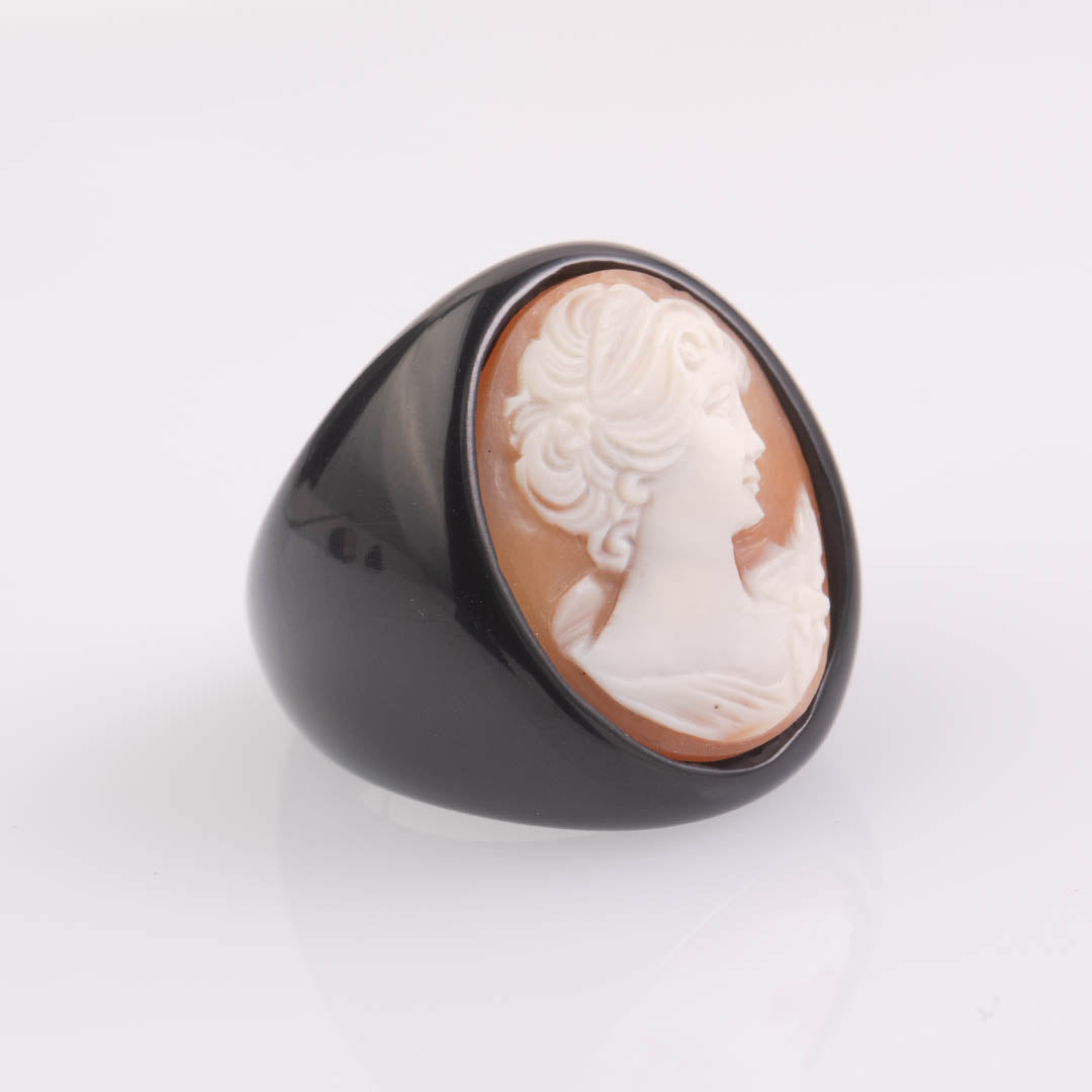 Cameo Ring Profile Woman