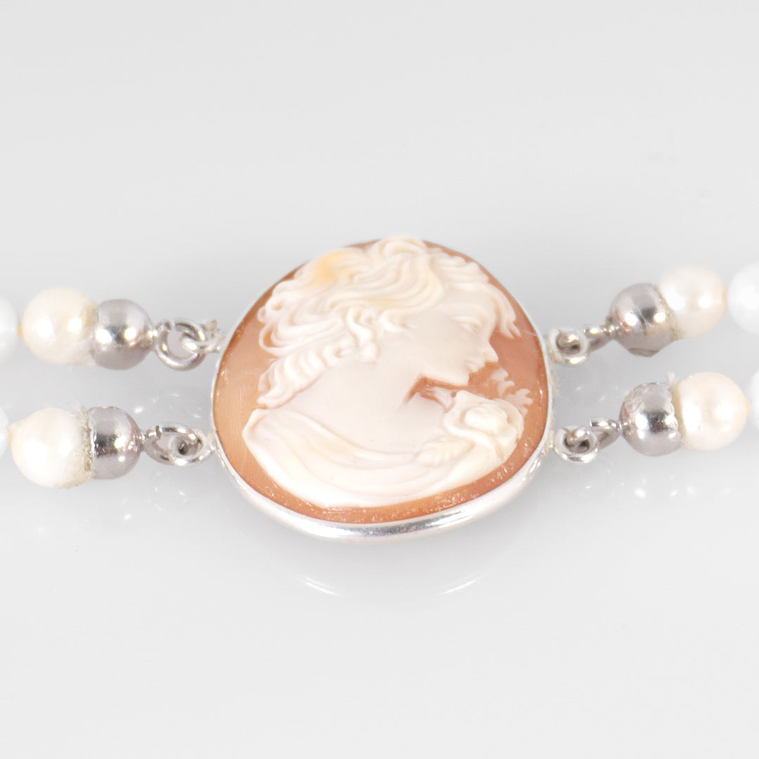 Pearl Bracelet with Cameo Profile Woman