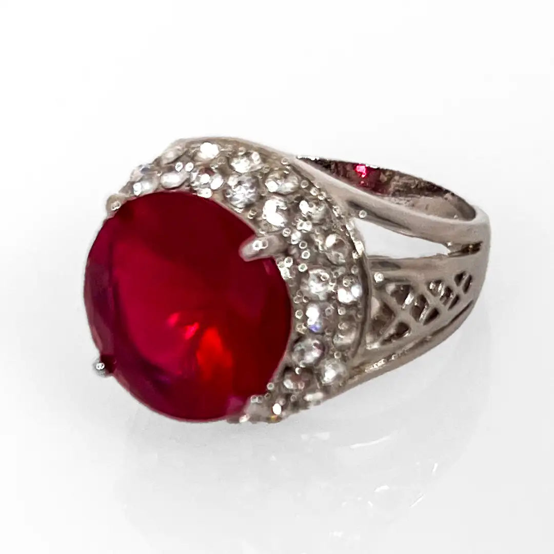 Anello in Argento con Pietra Rossa e Zirconi