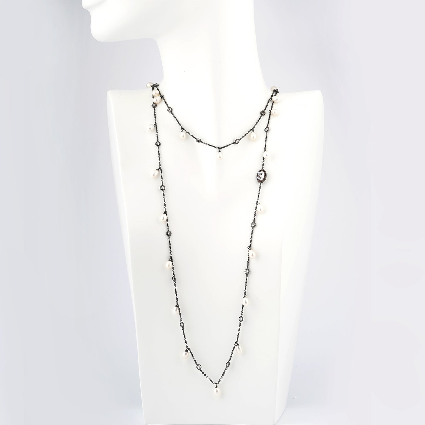 Collana-Arianna-Cammeo-Fiore-Rodio-Nero