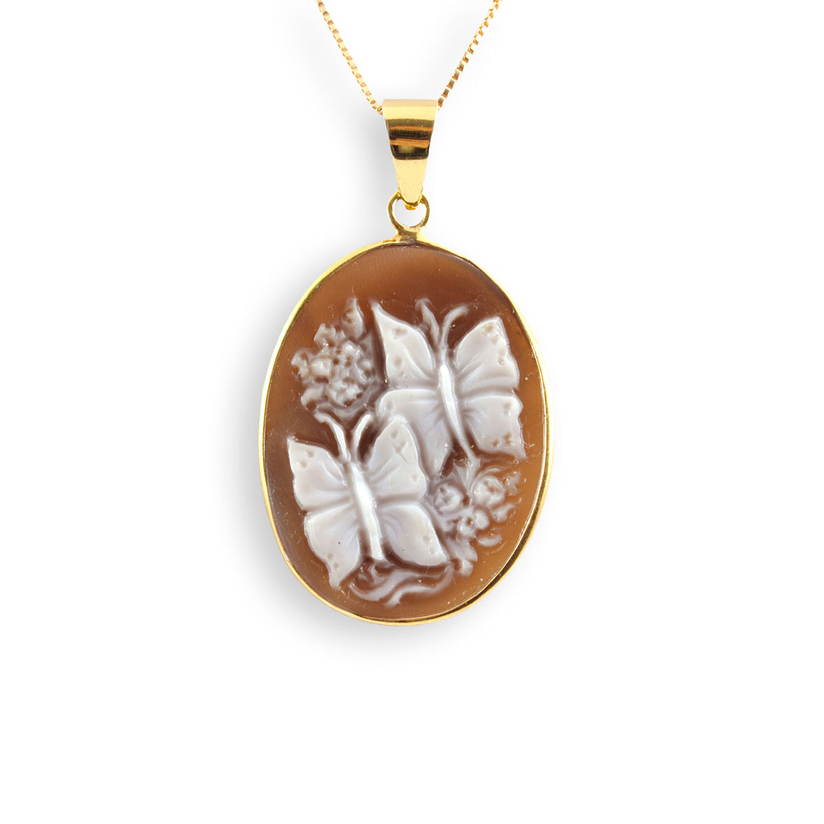 Pendant with cameo engraving butterflies