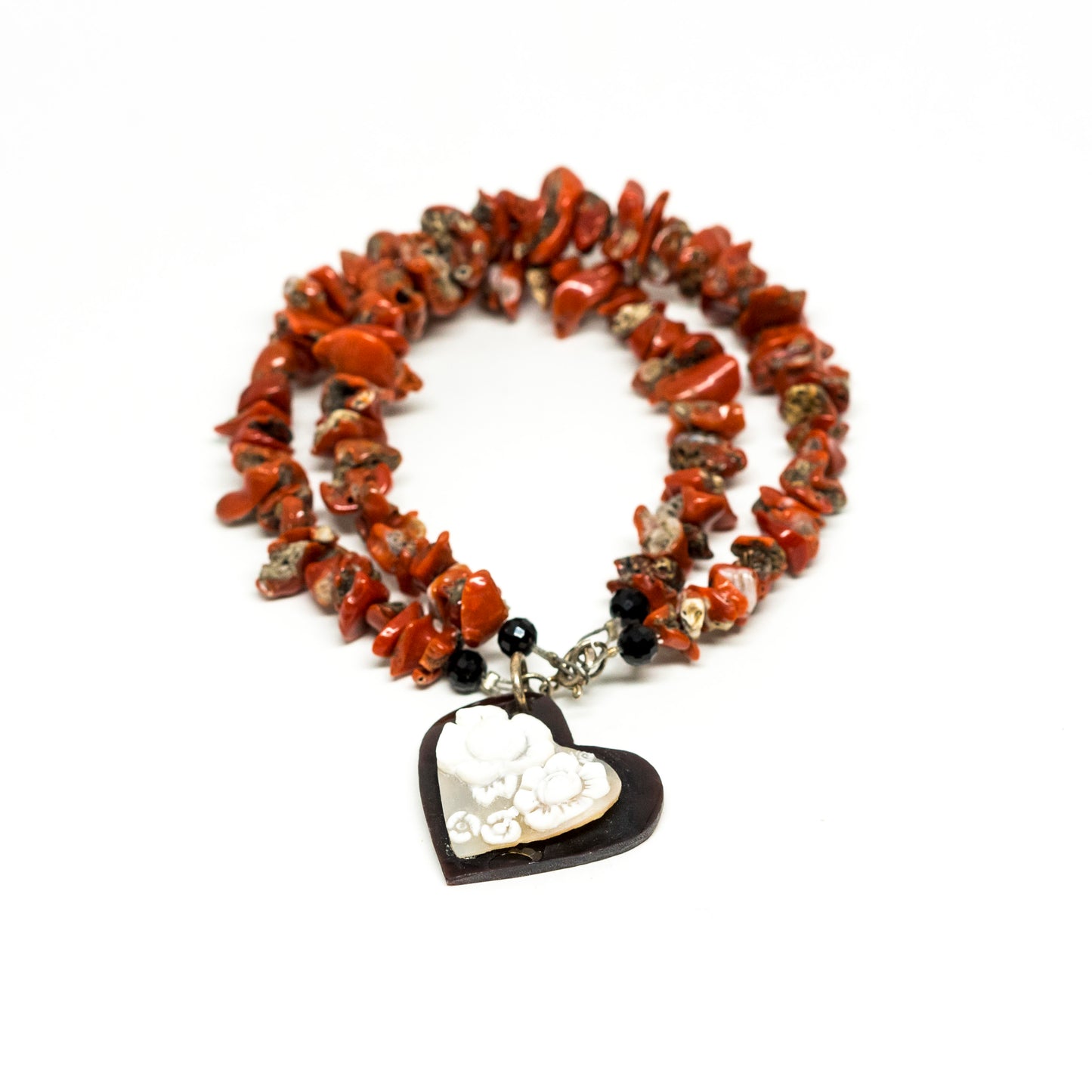 Coral and agate bracelet with cameo