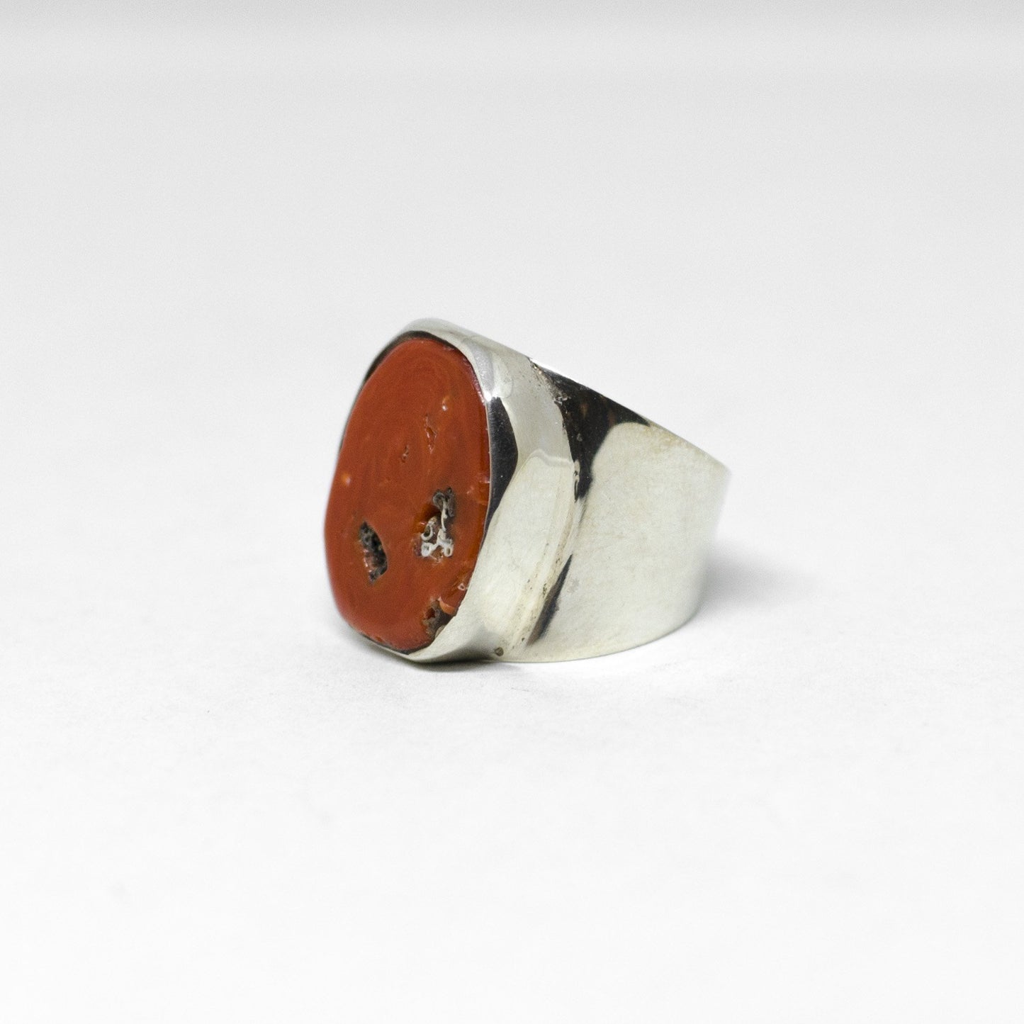 Ring with red coral