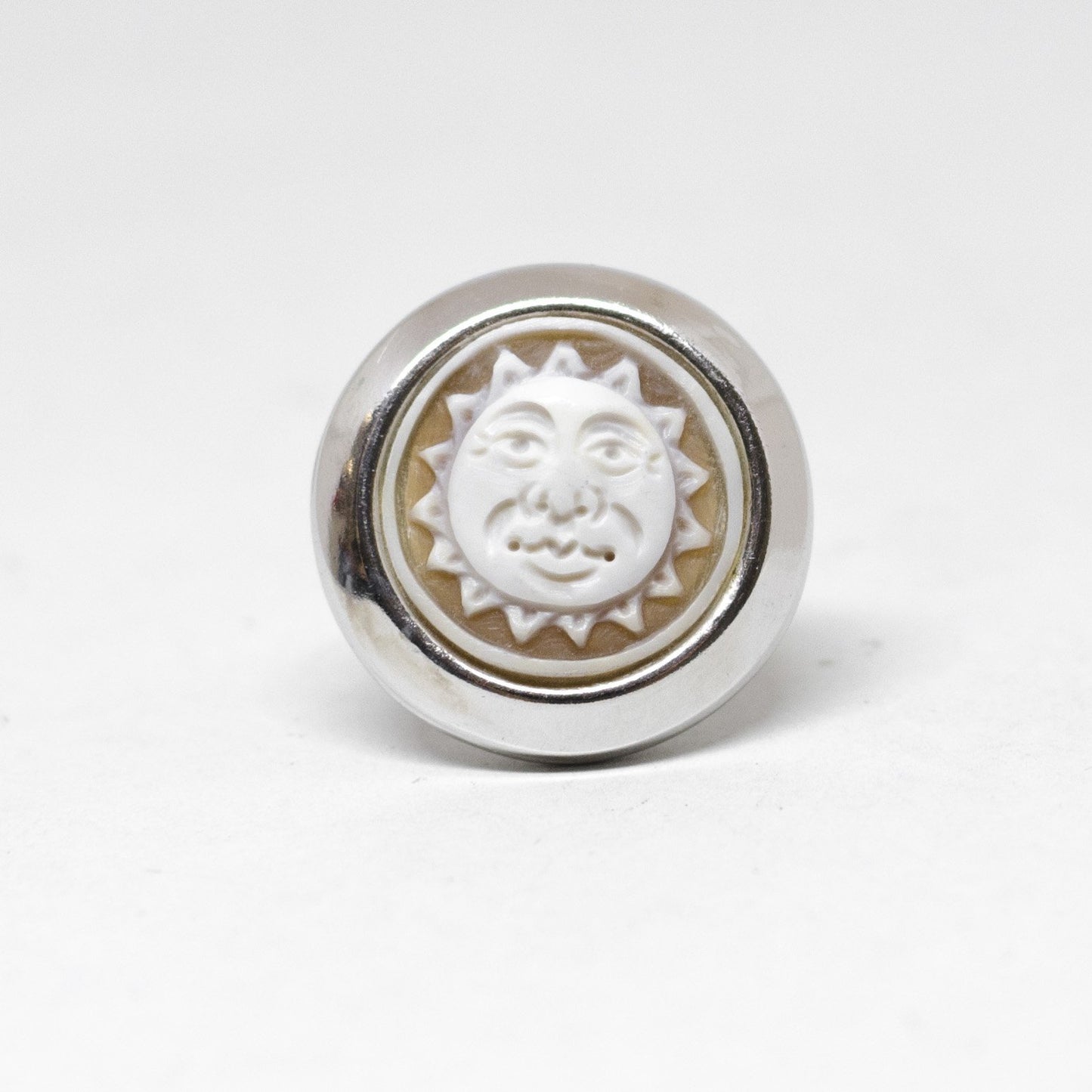 Cameo ring sun engraving