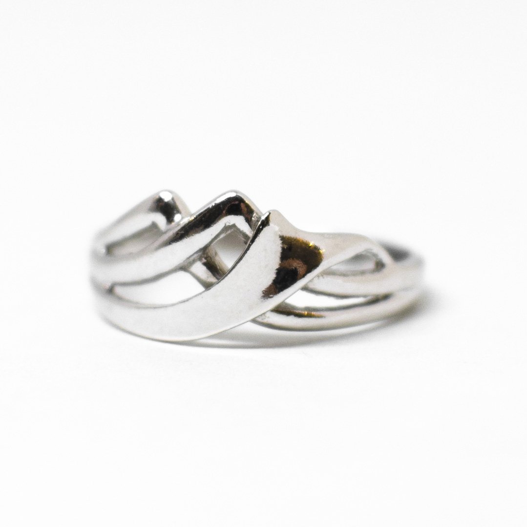 Ring entirely in silver