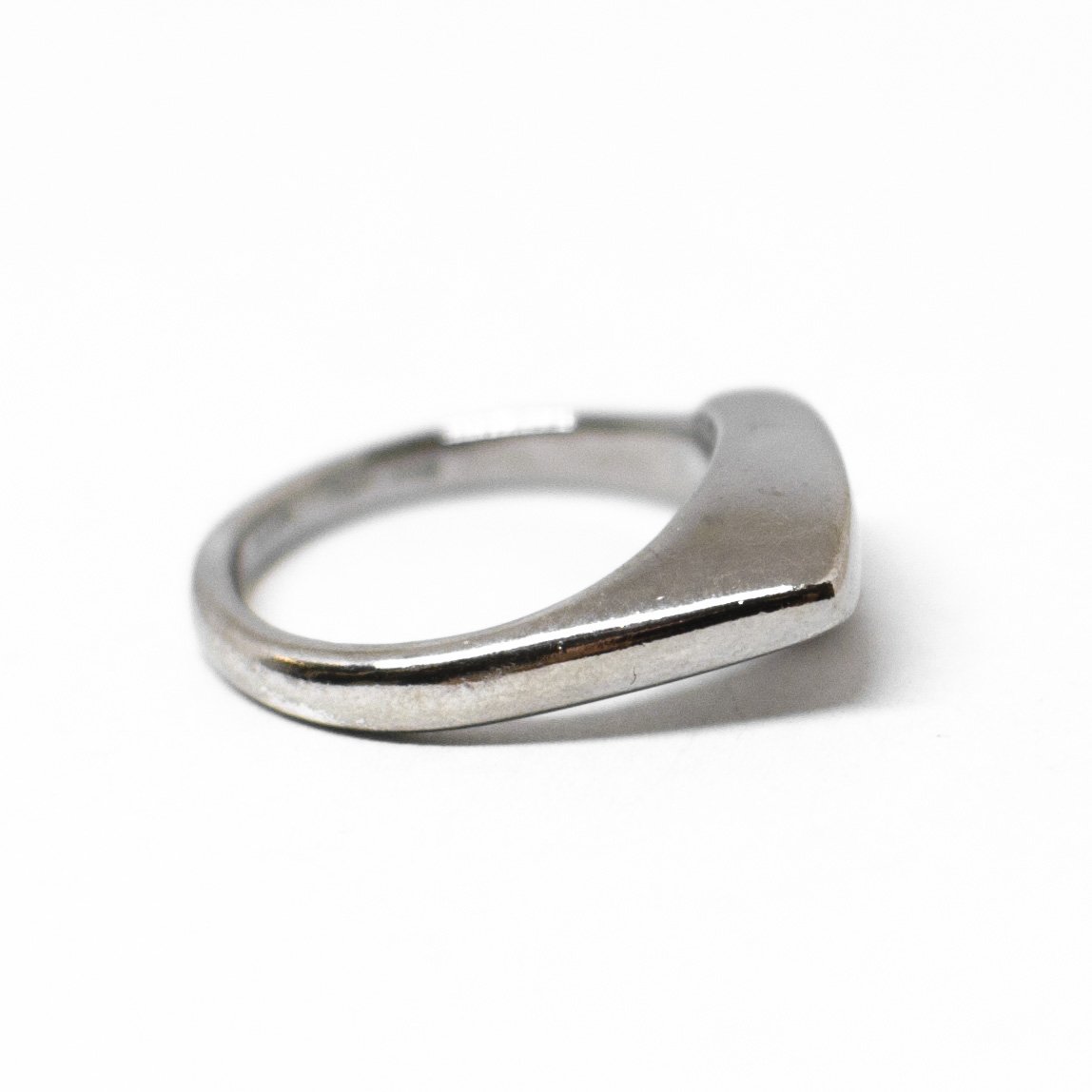Ring entirely in silver