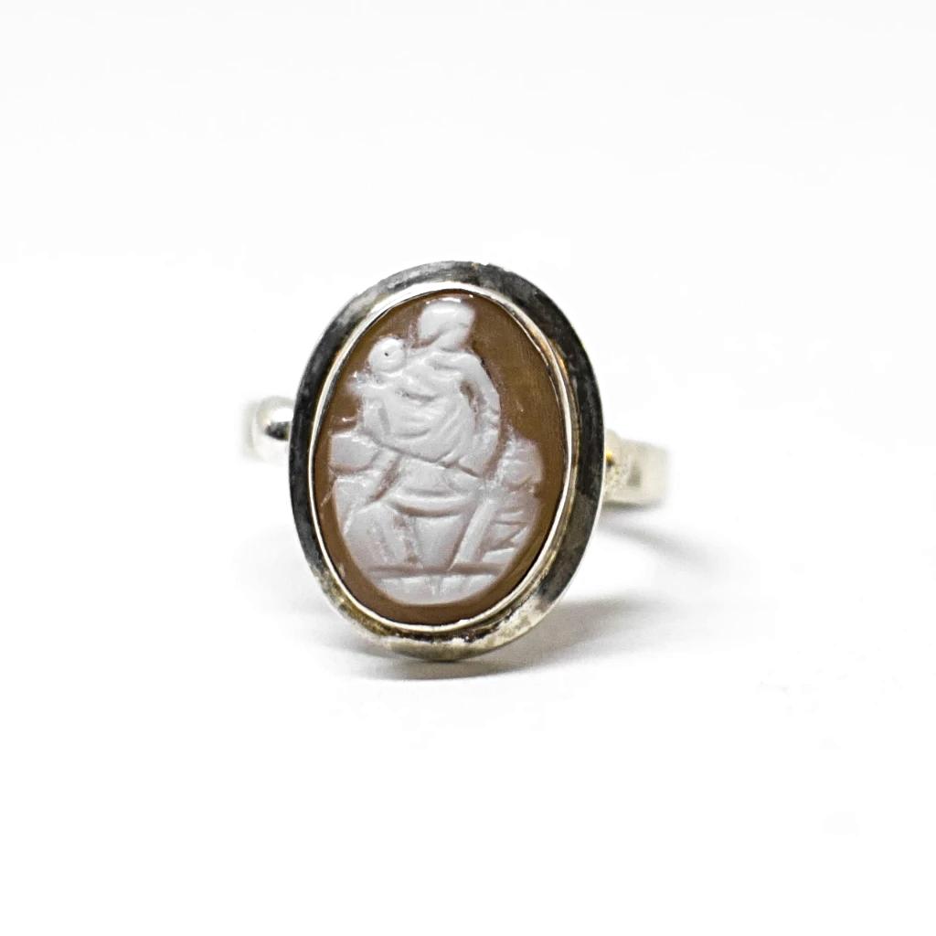 Cameo Ring "The Mother"