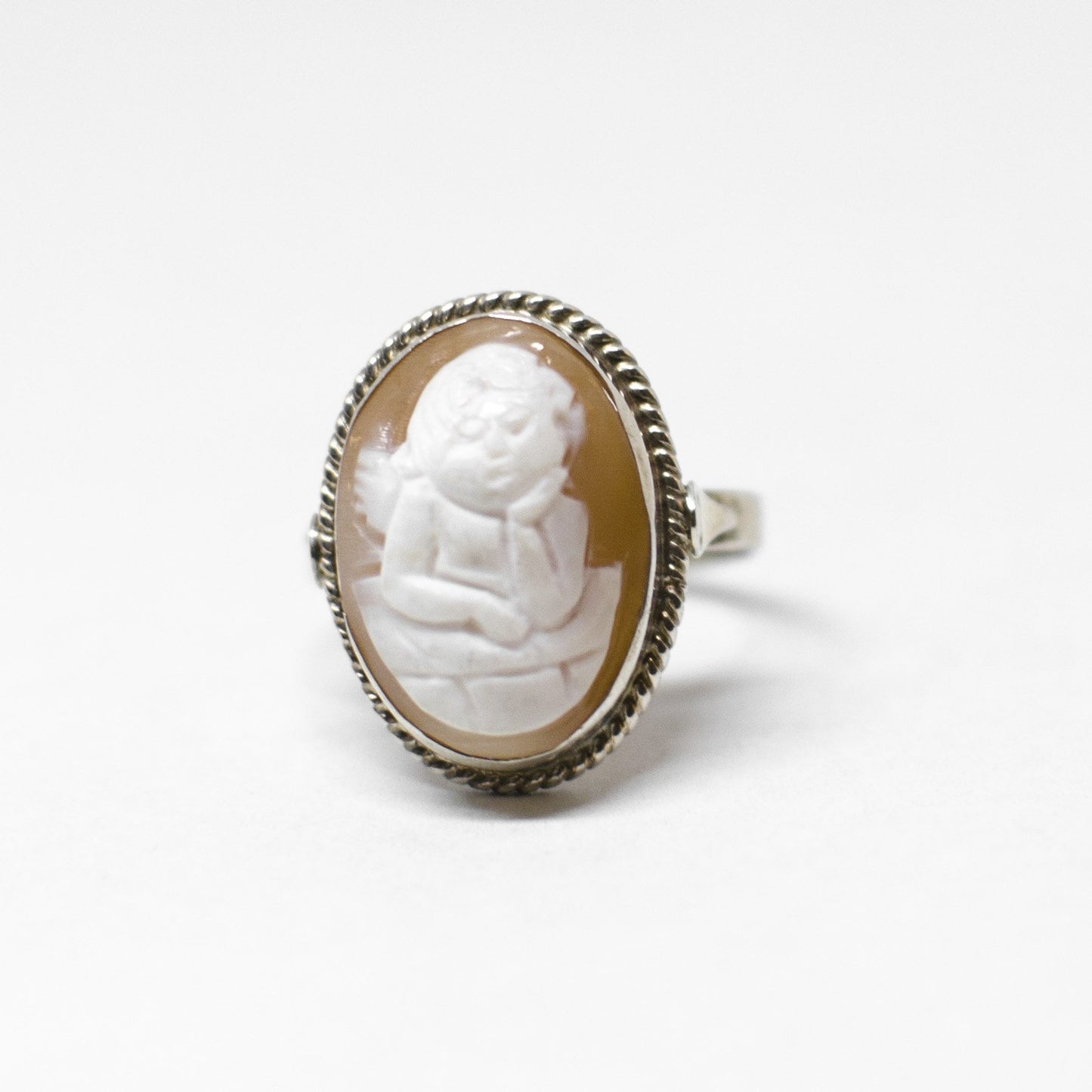 Putti Engraving Cameo Ring