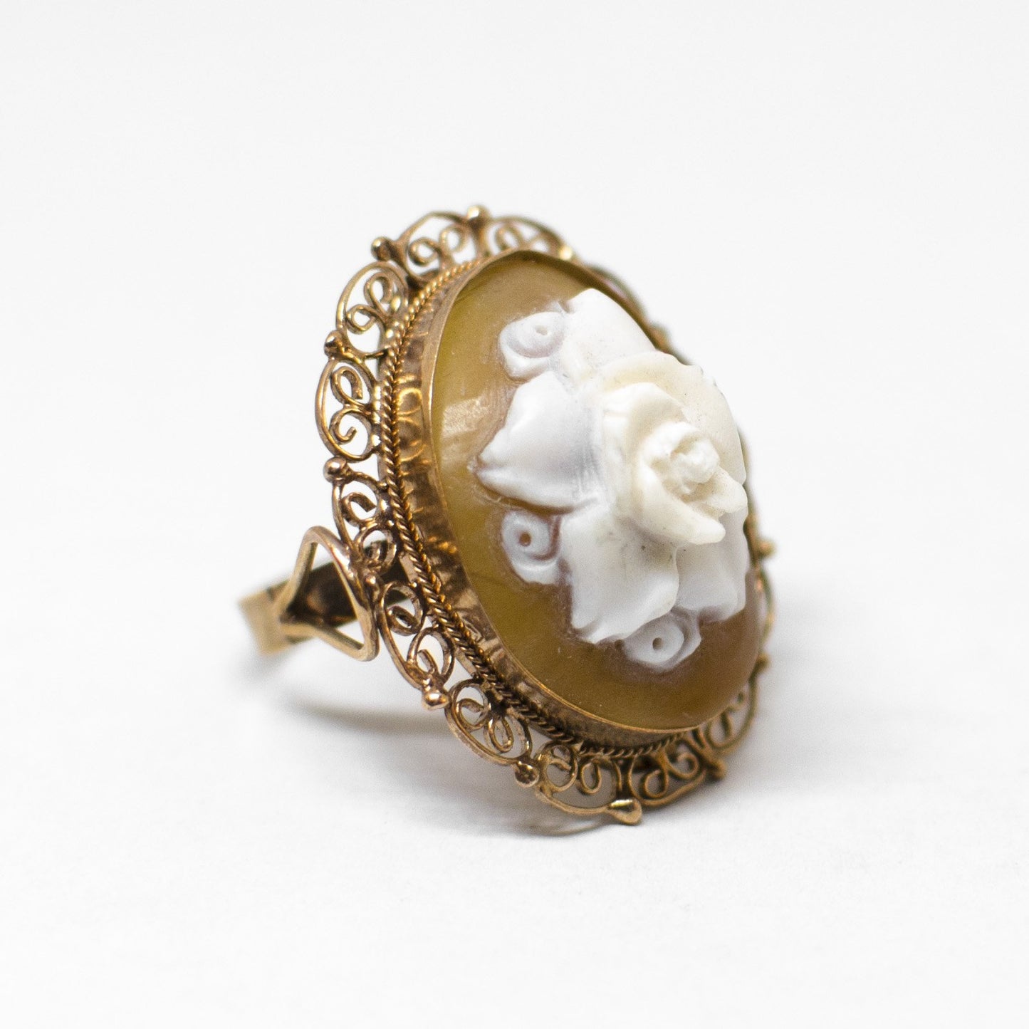 Embossed flower cameo ring