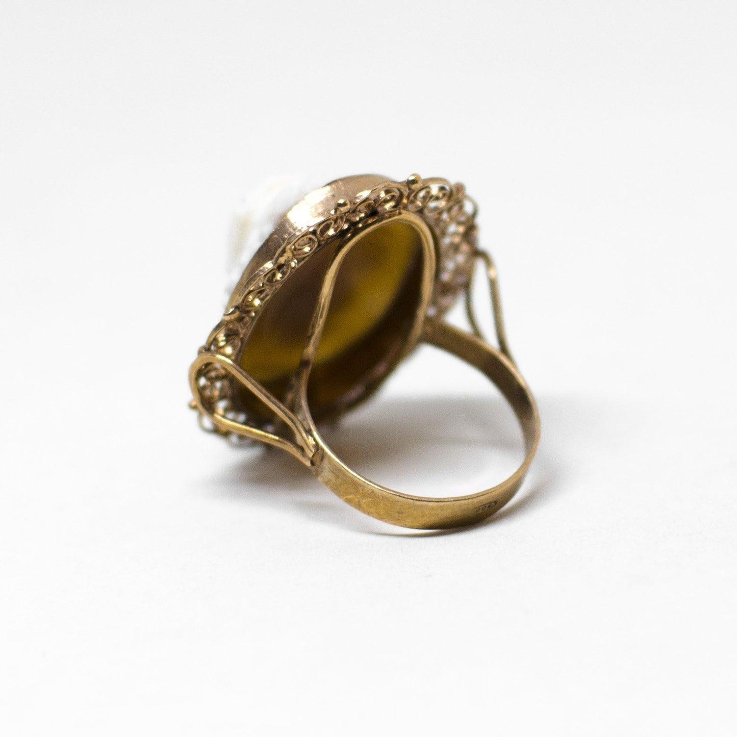 Embossed flower cameo ring
