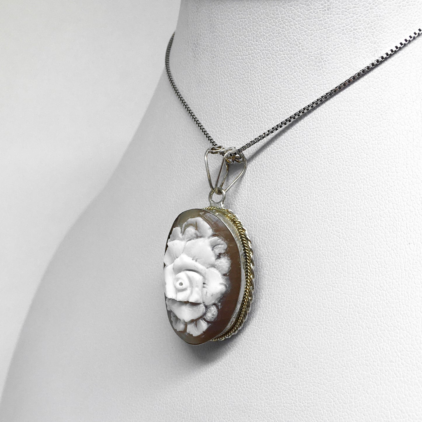 Pendente Cammeo Rosa in Rilievo