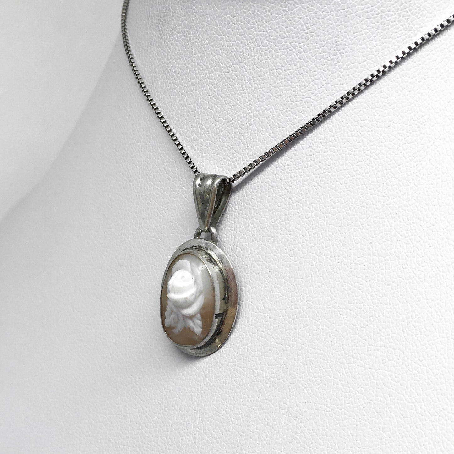 Pendente Cammeo Rosa in Rilievo