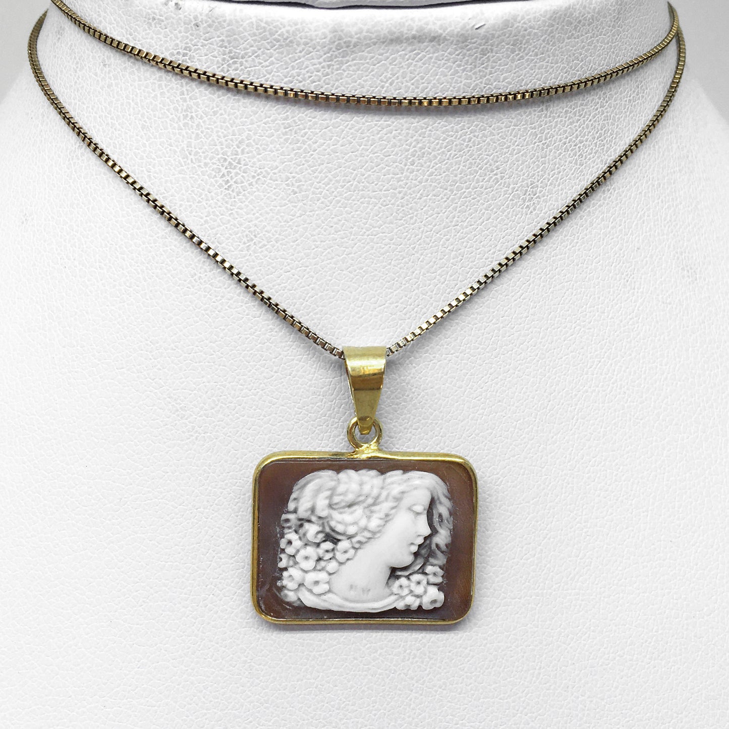 Pendente Cammeo Artistico Profilo Donna