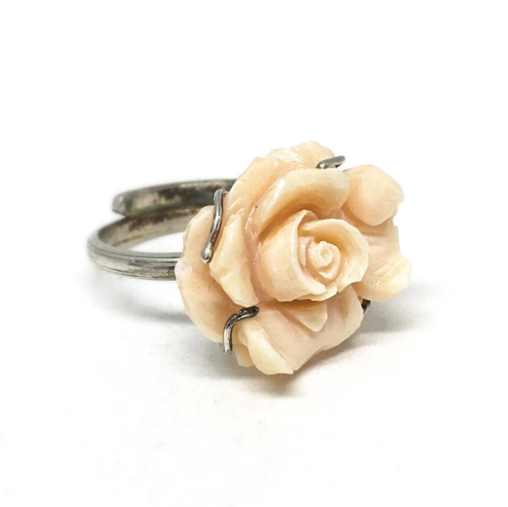 Anello Cammeo su Conchiglia