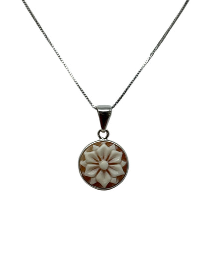 Pendente in Cammeo incisione Fiore