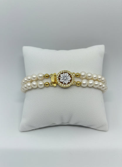Bracciale in Perle e Cammeo incisione "Fiore"