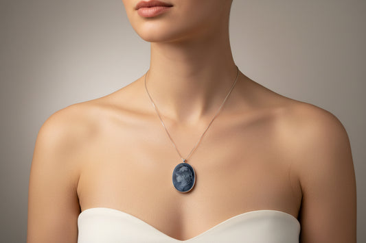 Spilla Pendente in Agata raffigurante Profilo di Donna