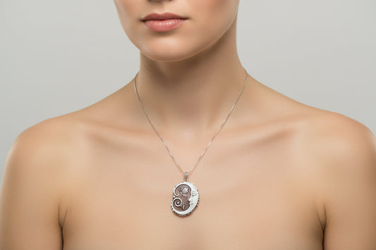 Pendente in Cammeo incisione "Luna"