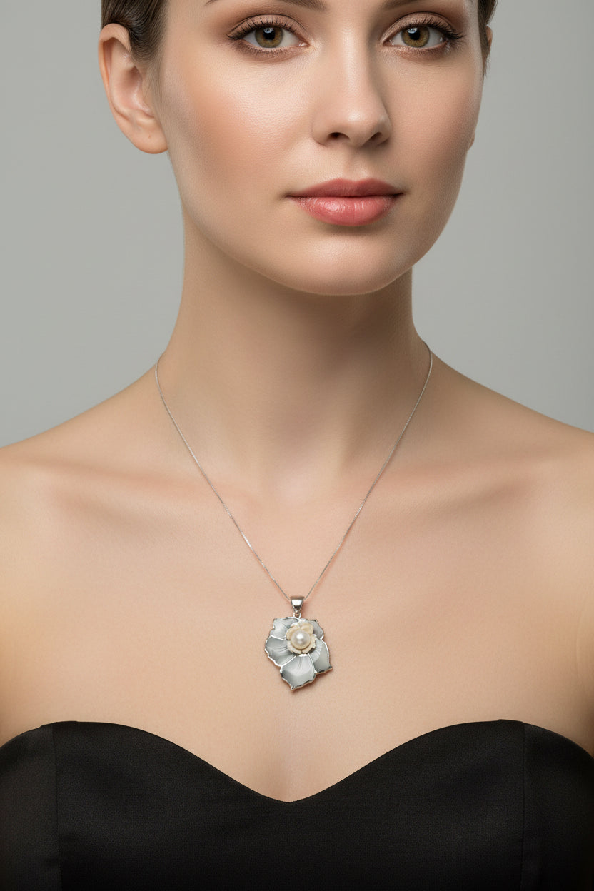 Pendente in Cammeo incisione "Fiore"