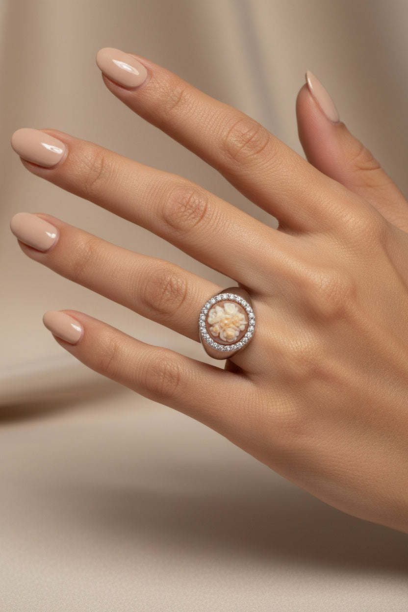 Anello in Cammeo Artistico incisione "Fiori"