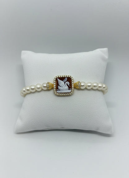 Bracciale in Perle e Cammeo incisione "Cigno"