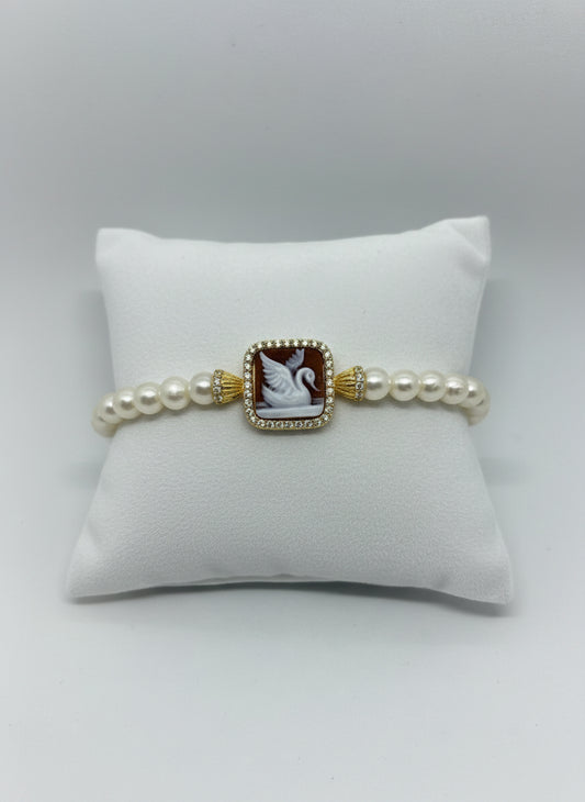 Bracciale in Perle e Cammeo incisione "Cigno"