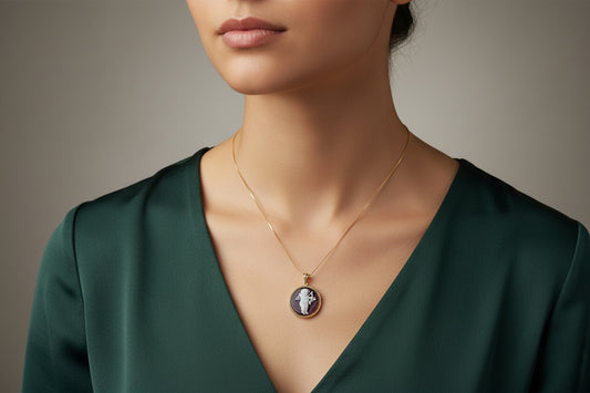 Collana in Cammeo incisione "Putto"