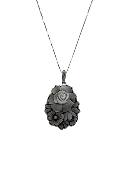 Pendente in Cammeo incisione "Fiori"
