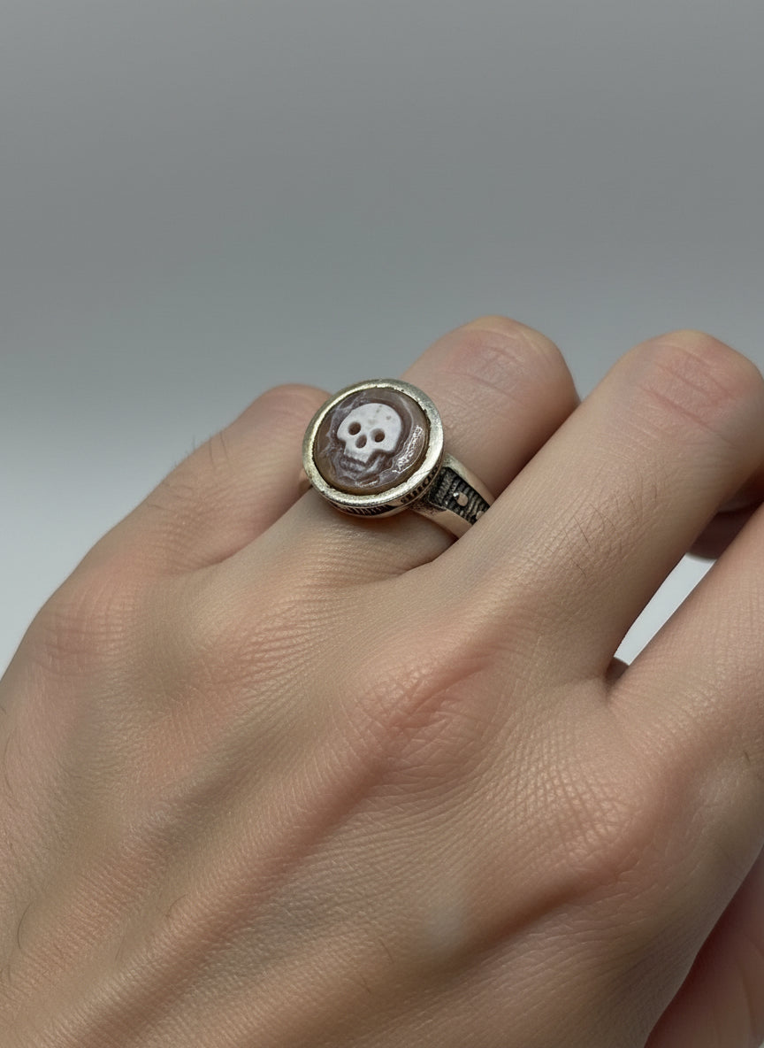 Anello in Cammeo "Incisione Teschio"
