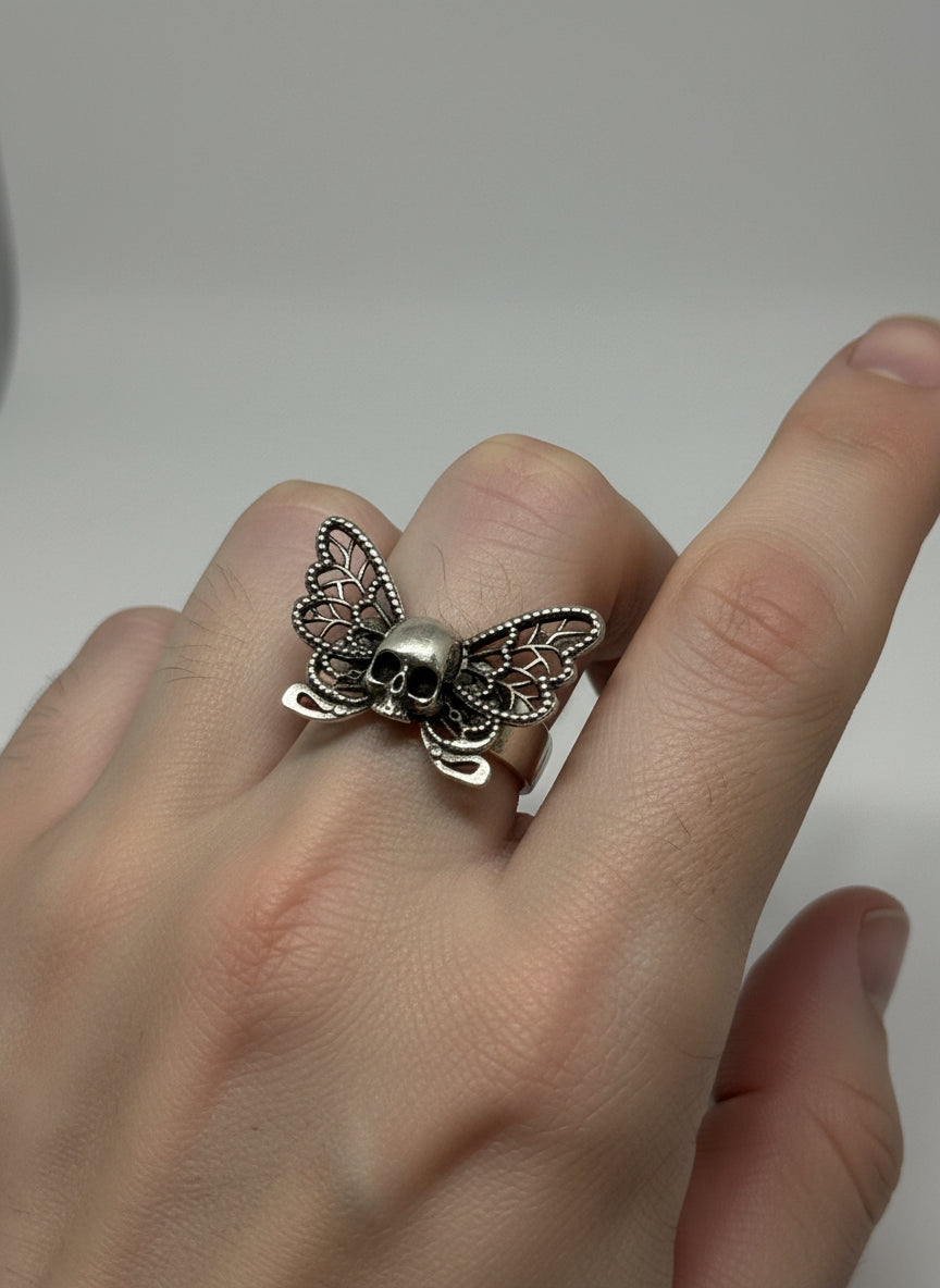 Anello in Argento Raffigurazione "Teschio con le Ali"
