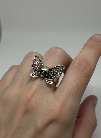 Anello in Argento Raffigurazione "Teschio con le Ali"
