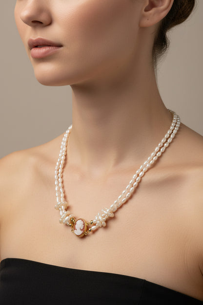 Collana in Perle e Cammeo incisione "Profilo di Donna"