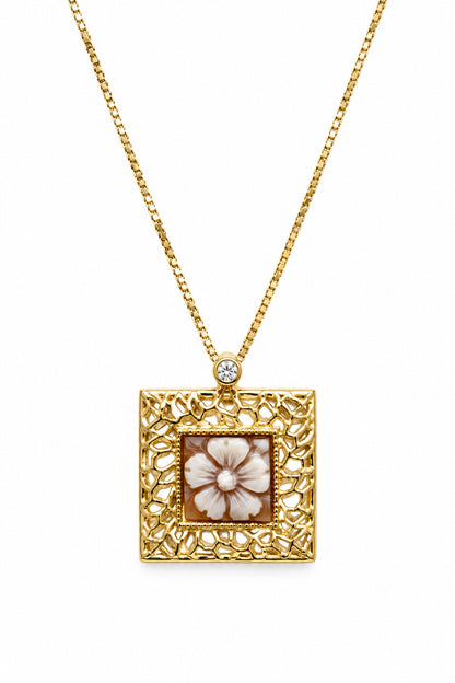 Collana in Cammeo incisione Fiore