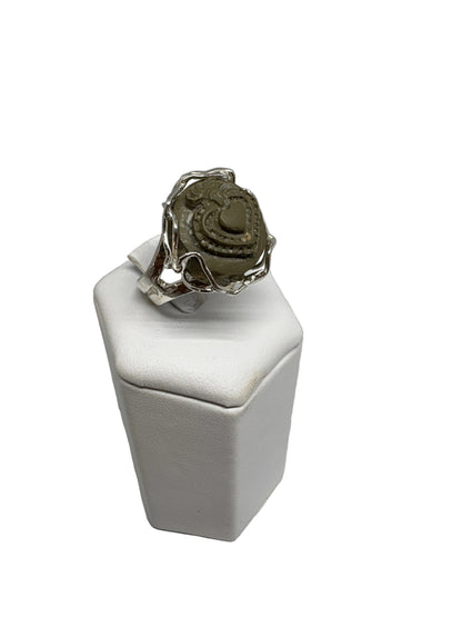 Anello in Cammeo incisione Cuore Sacro