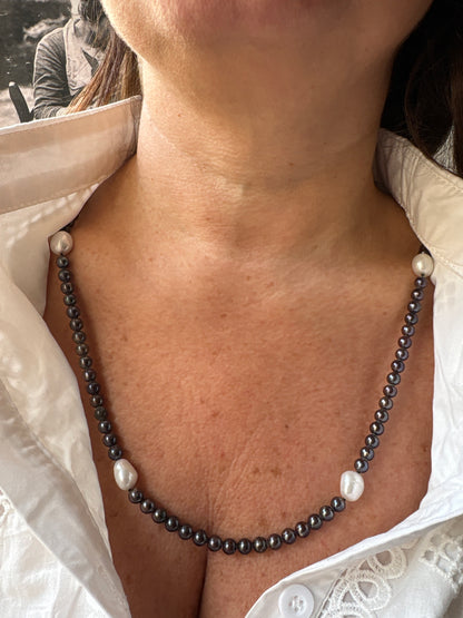 Collana di Perle Bianche e Nere