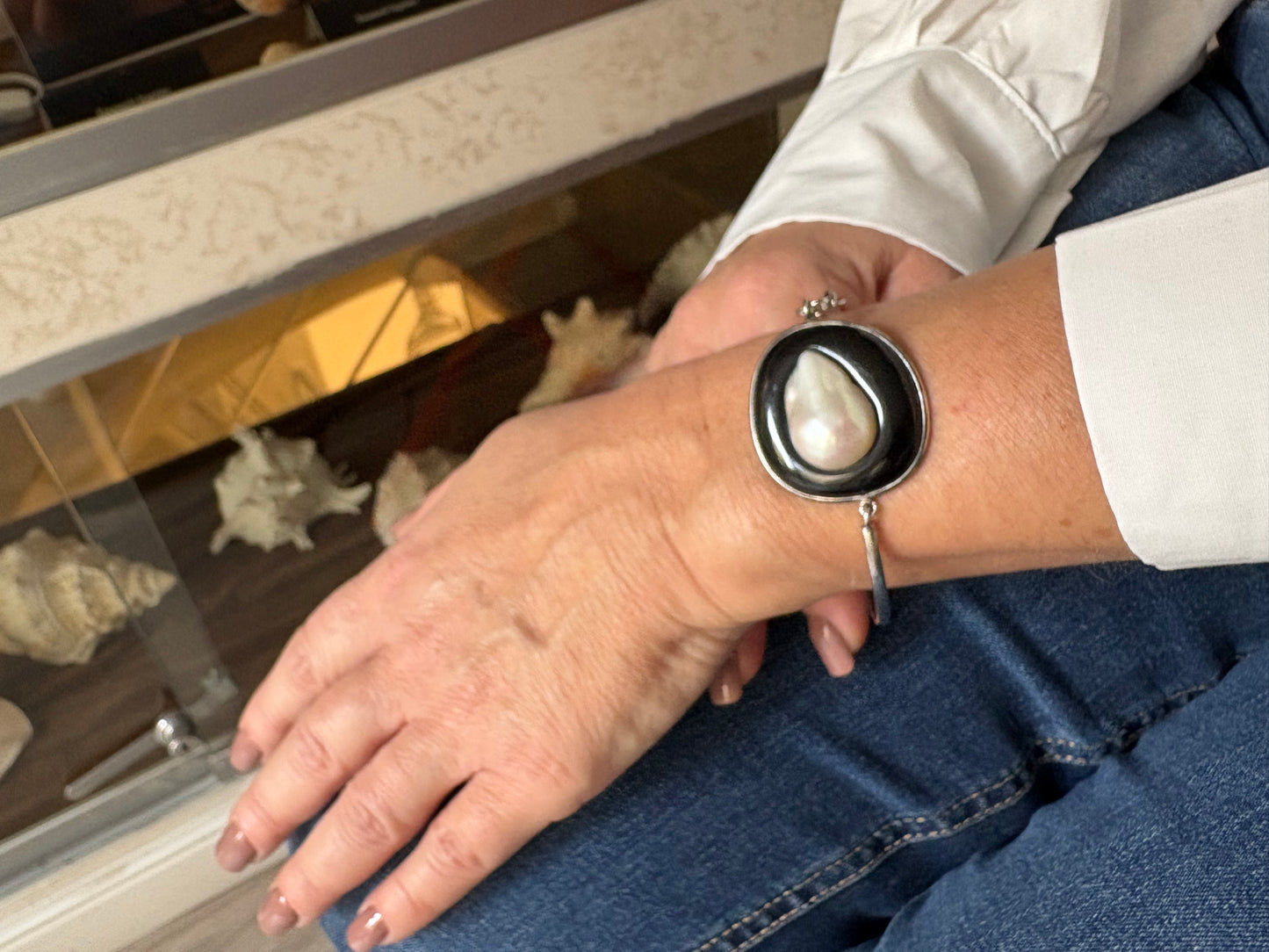 Bracciale Rigido in Agata e Perla