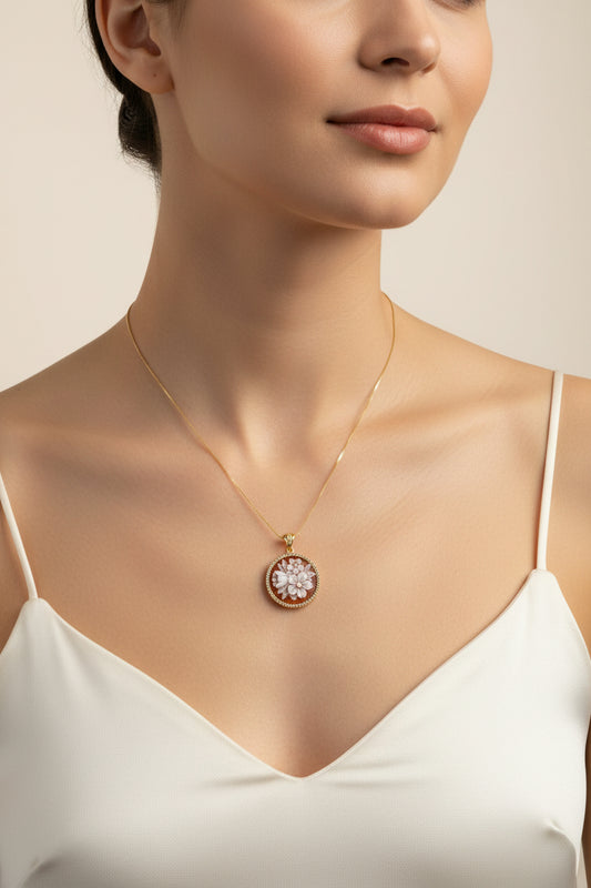 Collana in Cammeo incisione "Fiore"