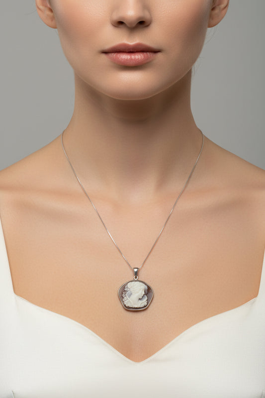 Pendente in Cammeo Artistico incisione "Profilo di Donna"