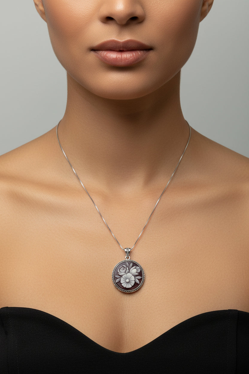 Collana in Cammeo incisione "Fiore"