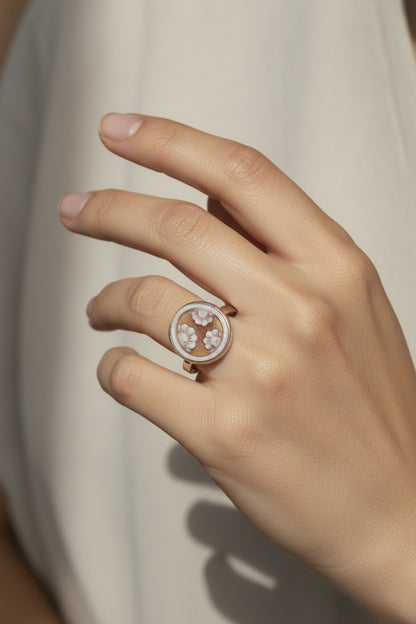 Anello in Cammeo incisione Fiori