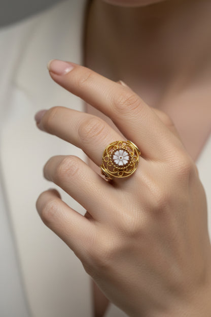 Anello in Cammeo incisione Fiore